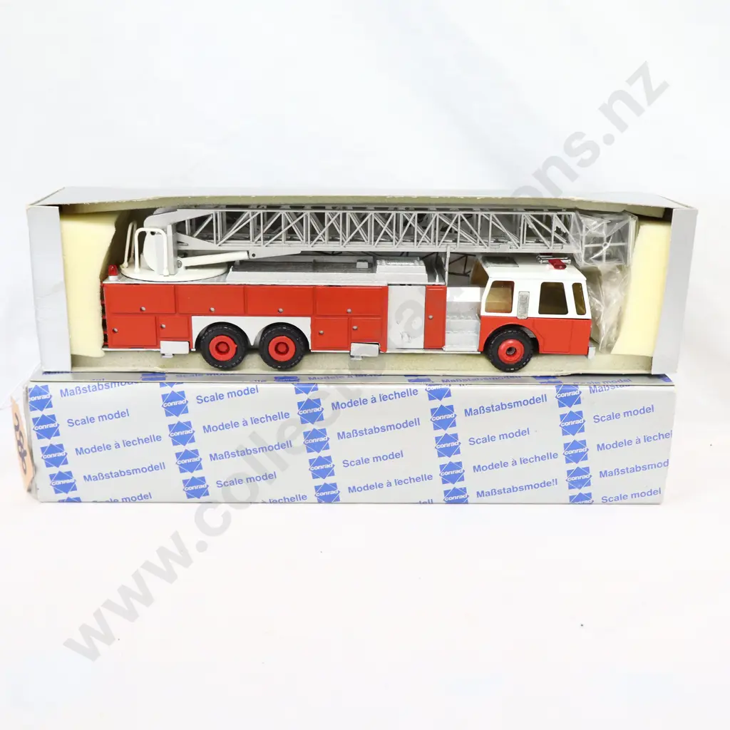 Conrad  Fire  ladder truck 5504 Image 1++
