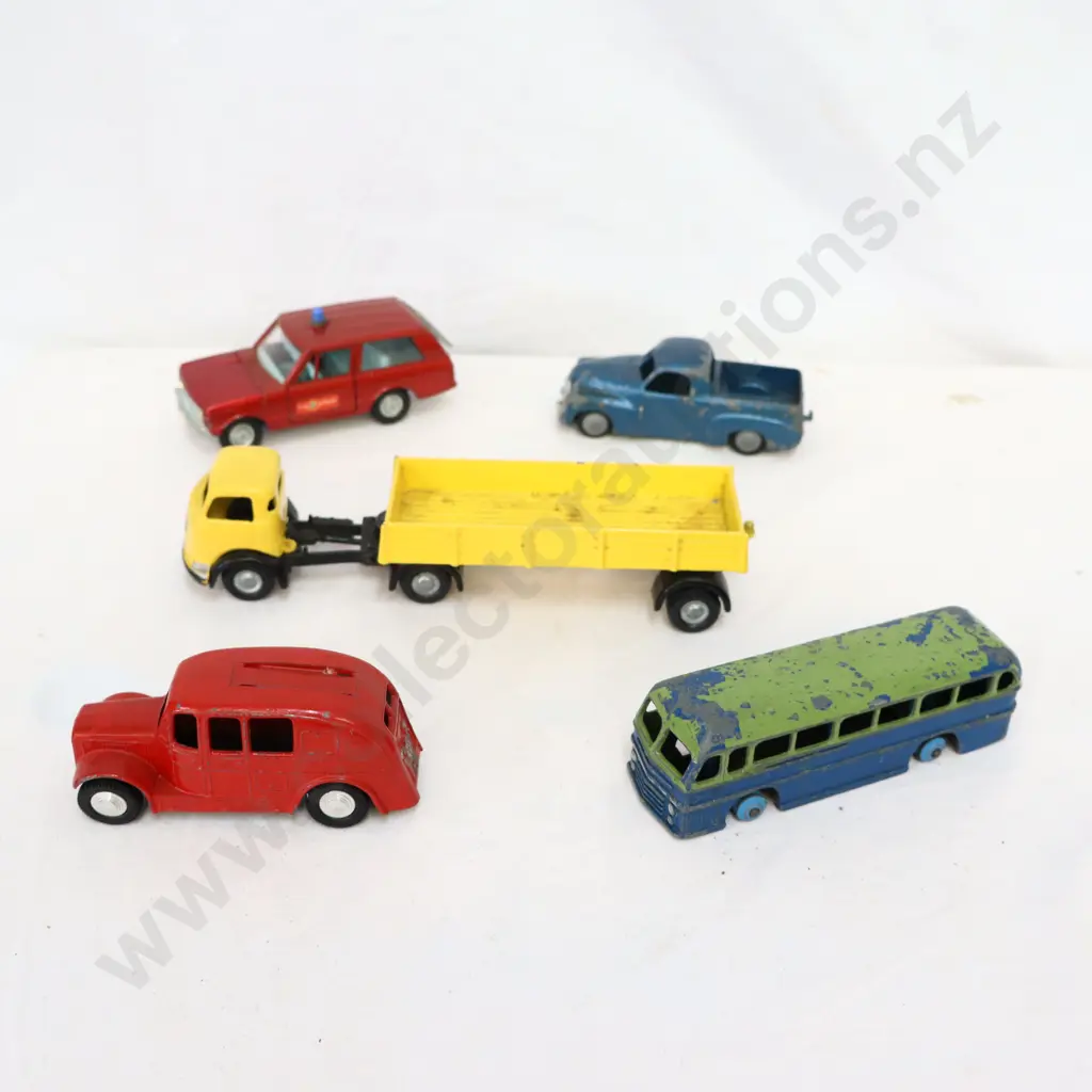Assorted loose car x 5  Image 1++