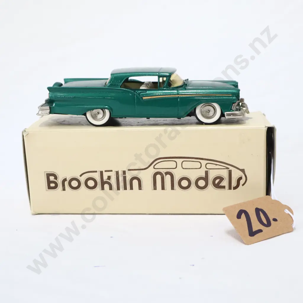 1/43 Brooklin Models 1957 Ford Fairlane Skyliner Image 1++