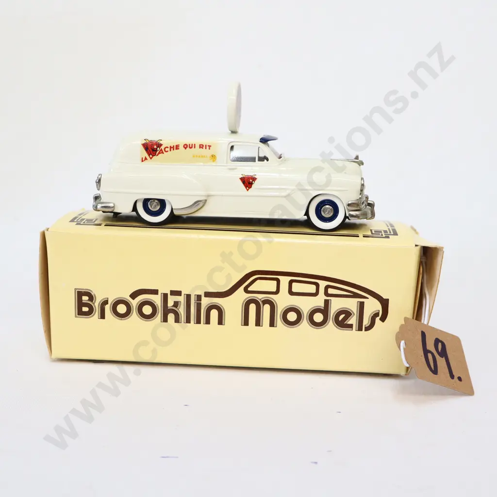 1/43 Brooklin Models 1953 Pontiac Sedan Delivery " La Vache Qui Rit" Image 1++