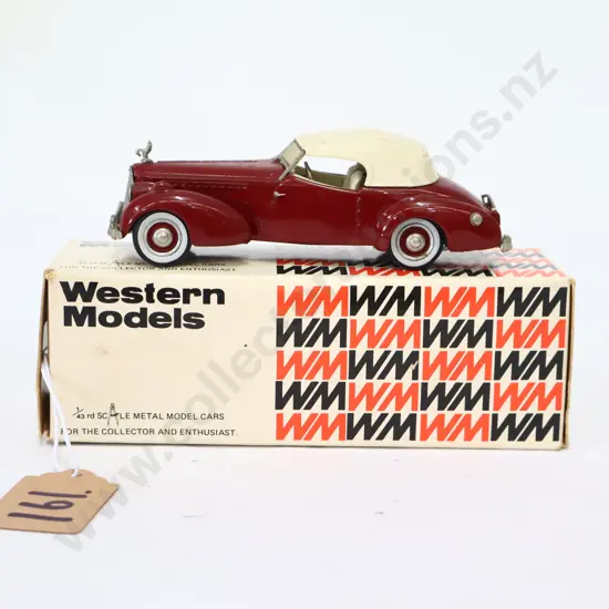 1/43 Western Models 1940 Packard Darrin Super 8 Victoria