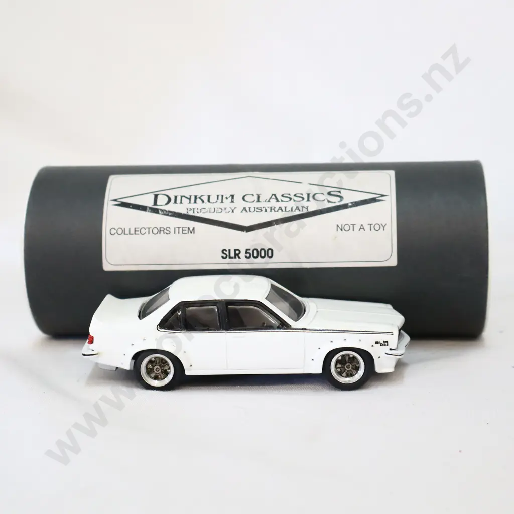 1/43 Dinkum Classic SLR 500 Image 1++