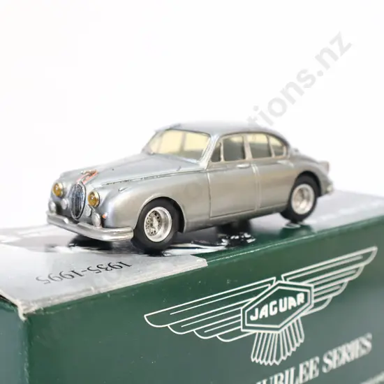 1/43 Diamond Jubilee Jaguar Model Series Jaguar MK 2