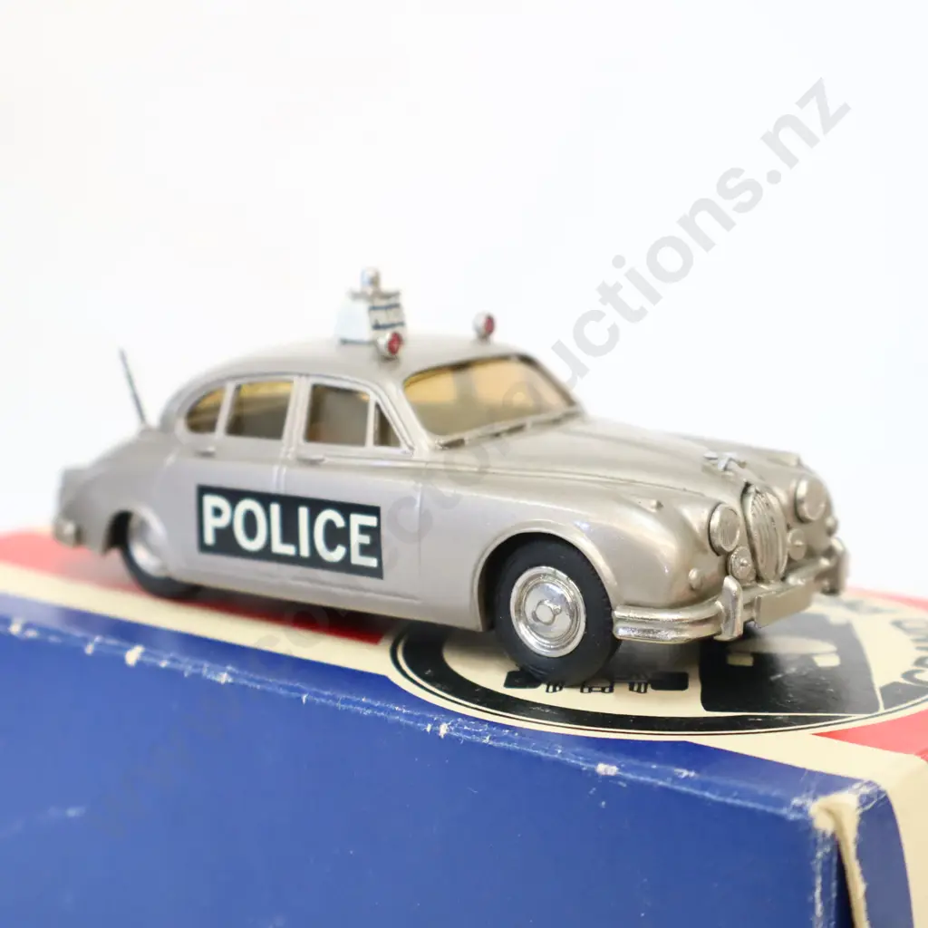 1/43 Grand Prix Models Jaguar Mk 2 Saloon Image 1++