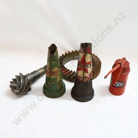 Castrol And Caltex Tin Oil Bottles Tops, Oiler and Parts