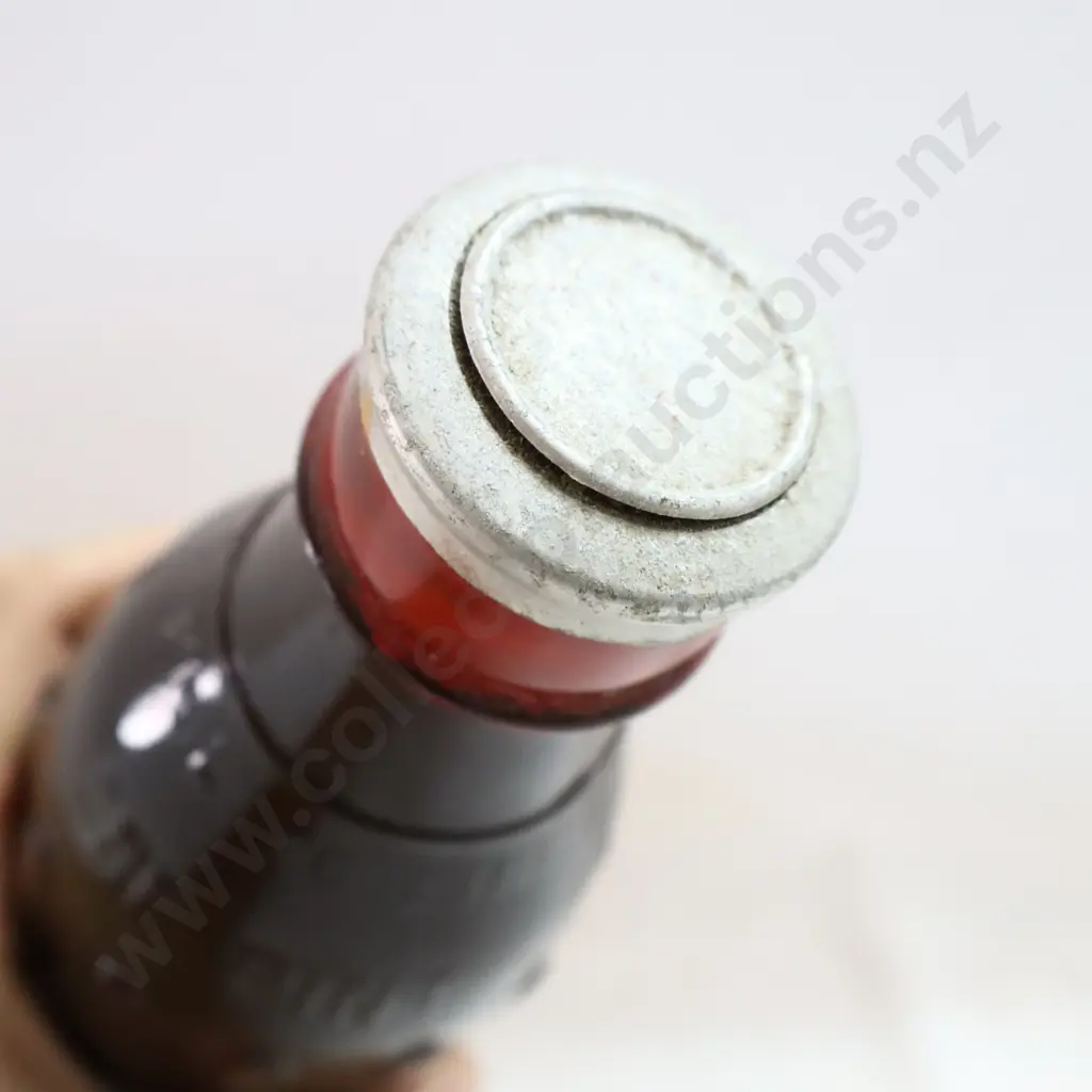 NEW OLD STOCK FULL Shell Pint Oil Bottle Image 1++