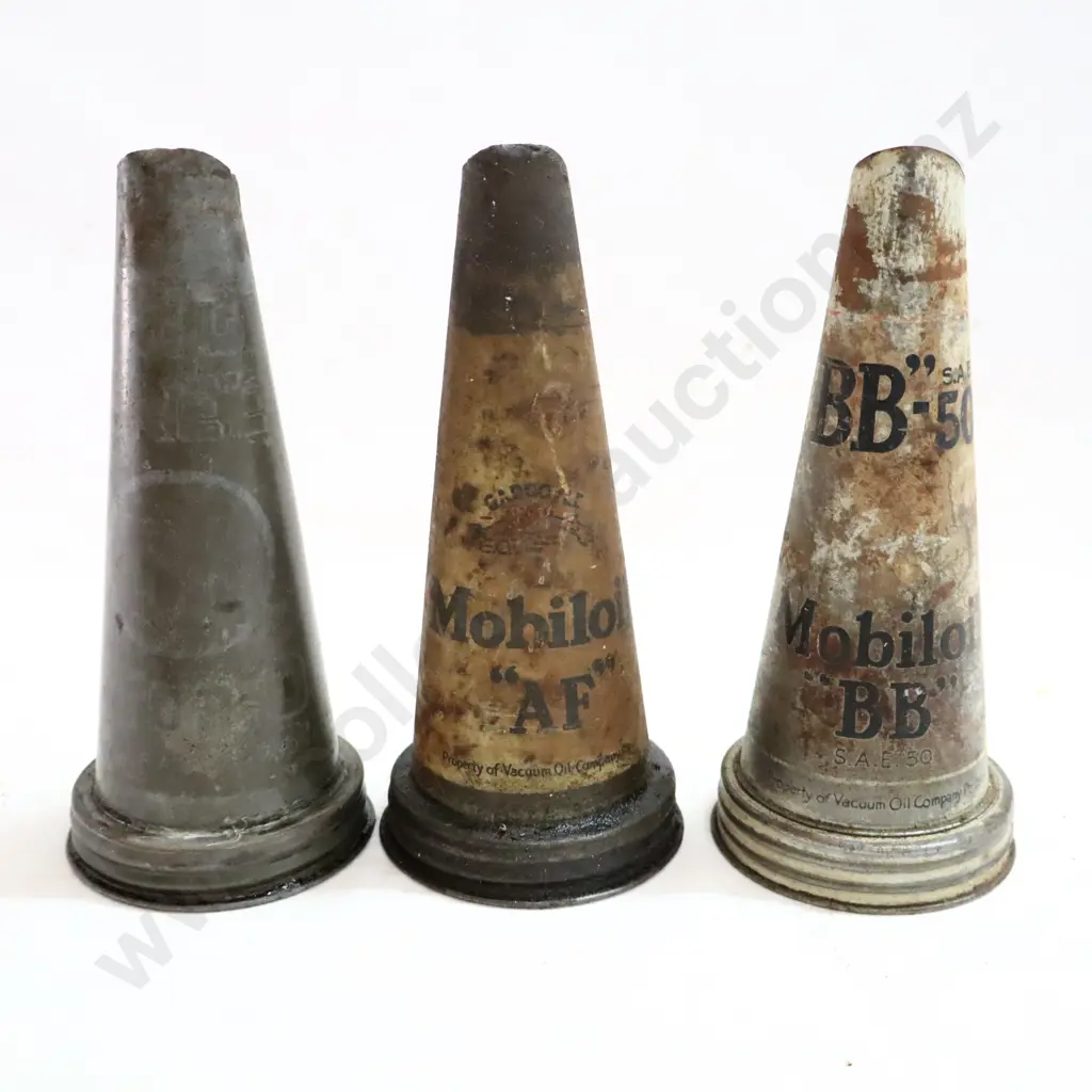 Tin Oil Bottle Tops. Gargoyle Mobil Oil. Mobil Oil BB And Big Tree BB Image 1++