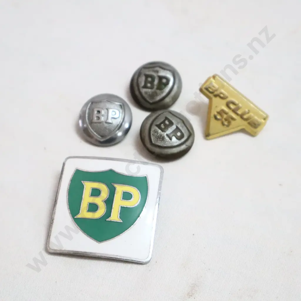 Enamel BP Badge, BP Club 55 Badge and 3 BP Buttons Image 1++