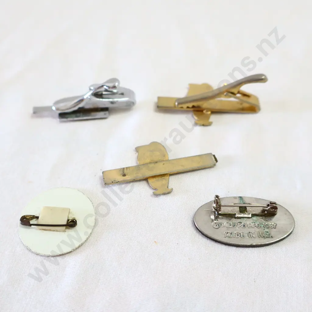 Esso Tie Clips x 2, Mobilco Tie Clip, Castrol And Pennzoil Buttons Image 1++