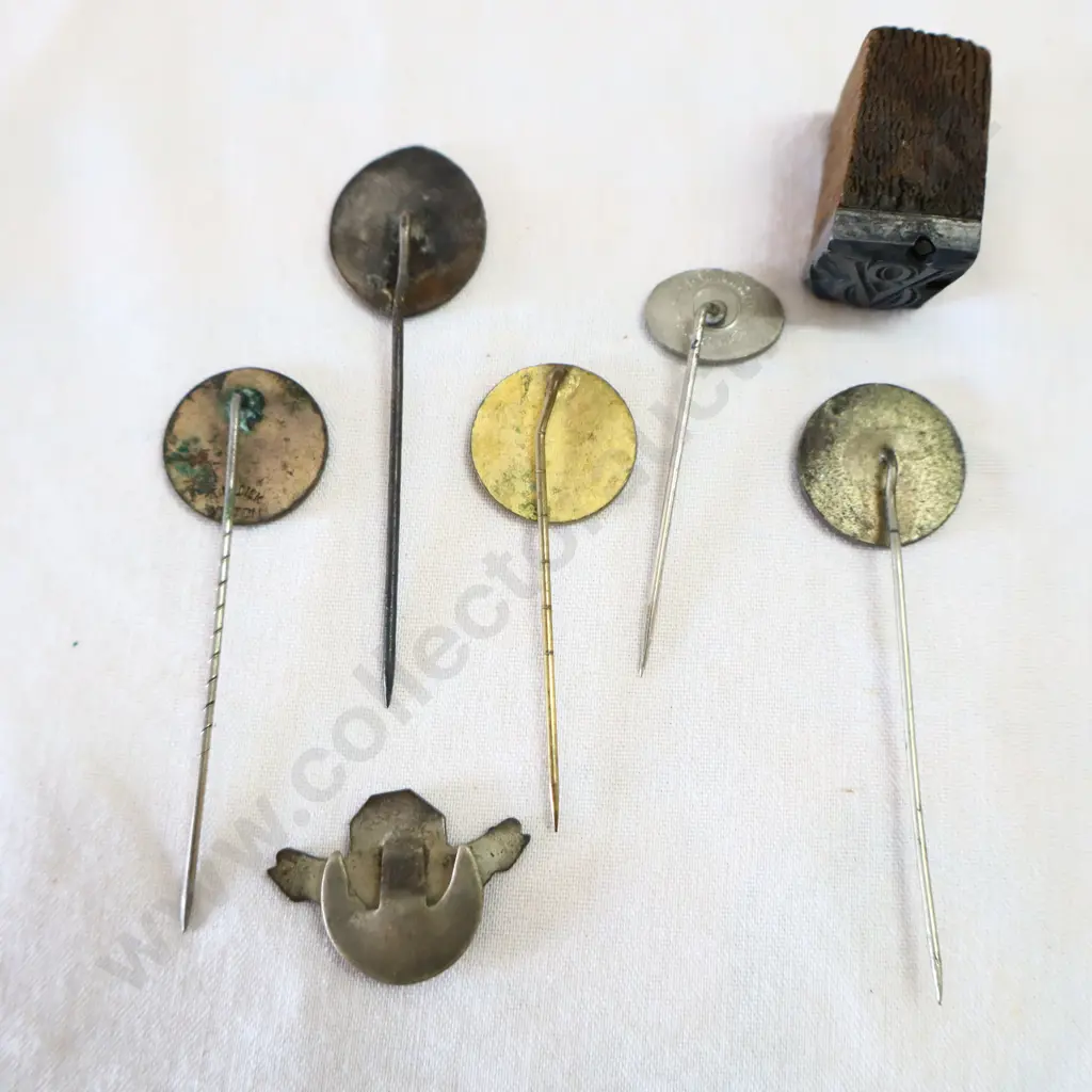 V8 Print Block, Esso, Vauxhall, Motor Manual Goodwill Club And Safe Driving Pins Image 1++