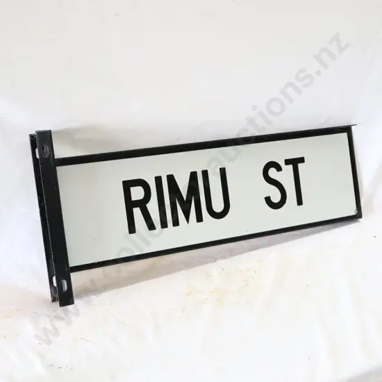 Enamel Rimu Street Sign