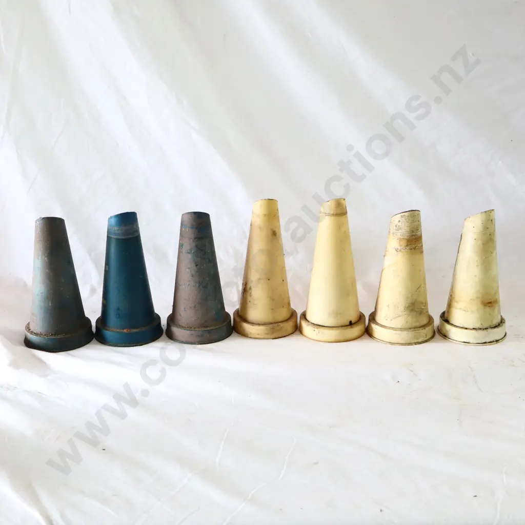 Plastic Oil Bottle Tops x 7 Image 1++