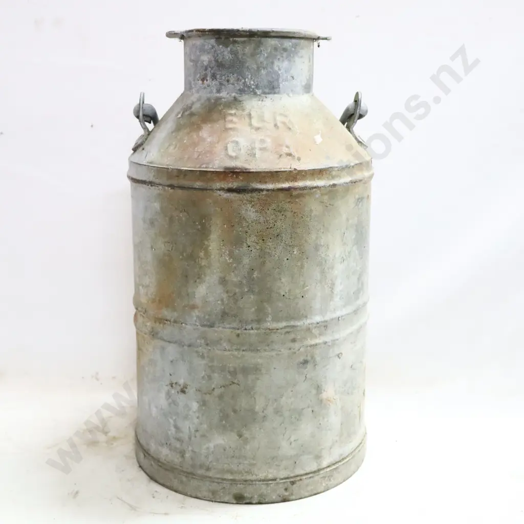 Embossed Europa Oil Can Image 1++