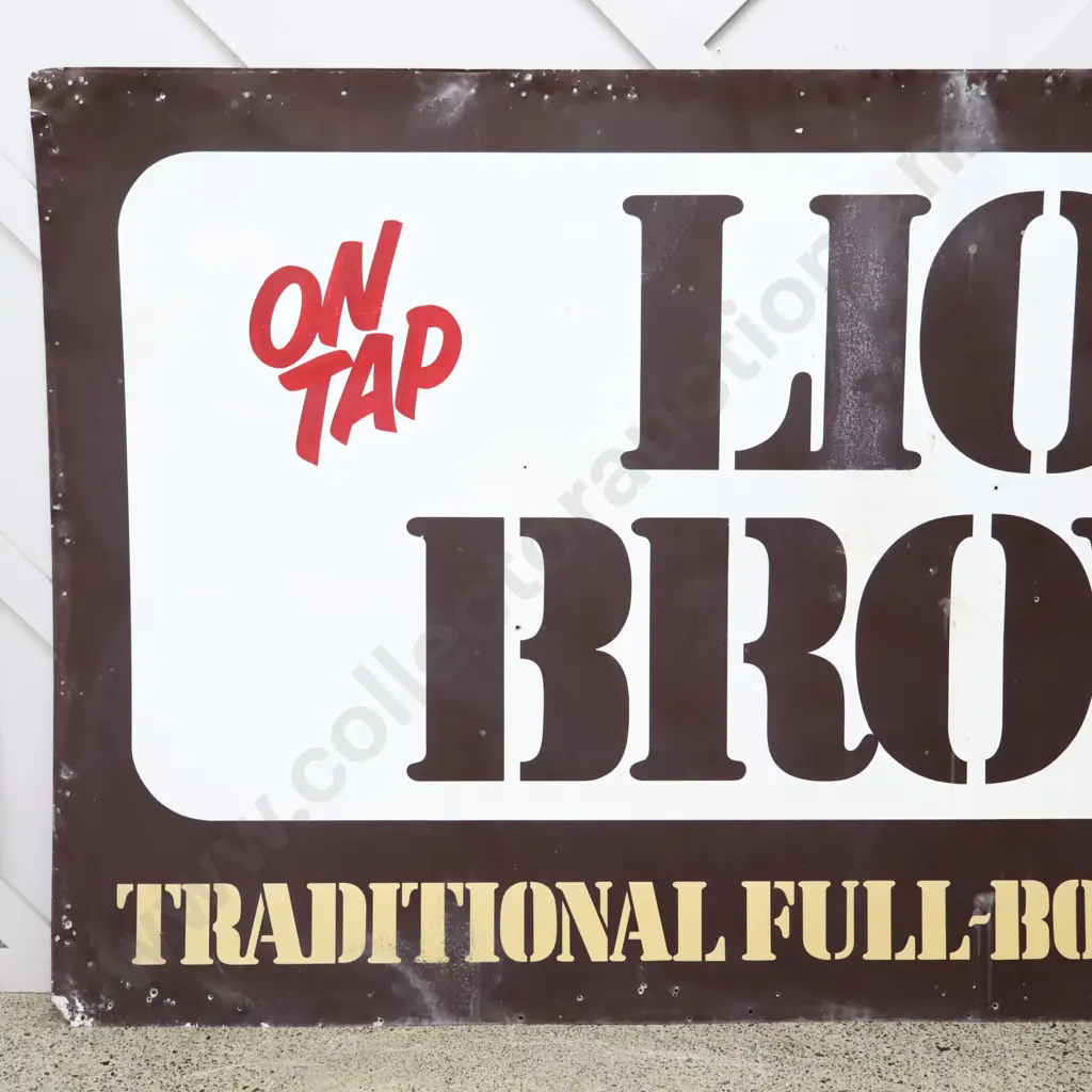 LARGE Lion Brown Tin Sign Image 1++
