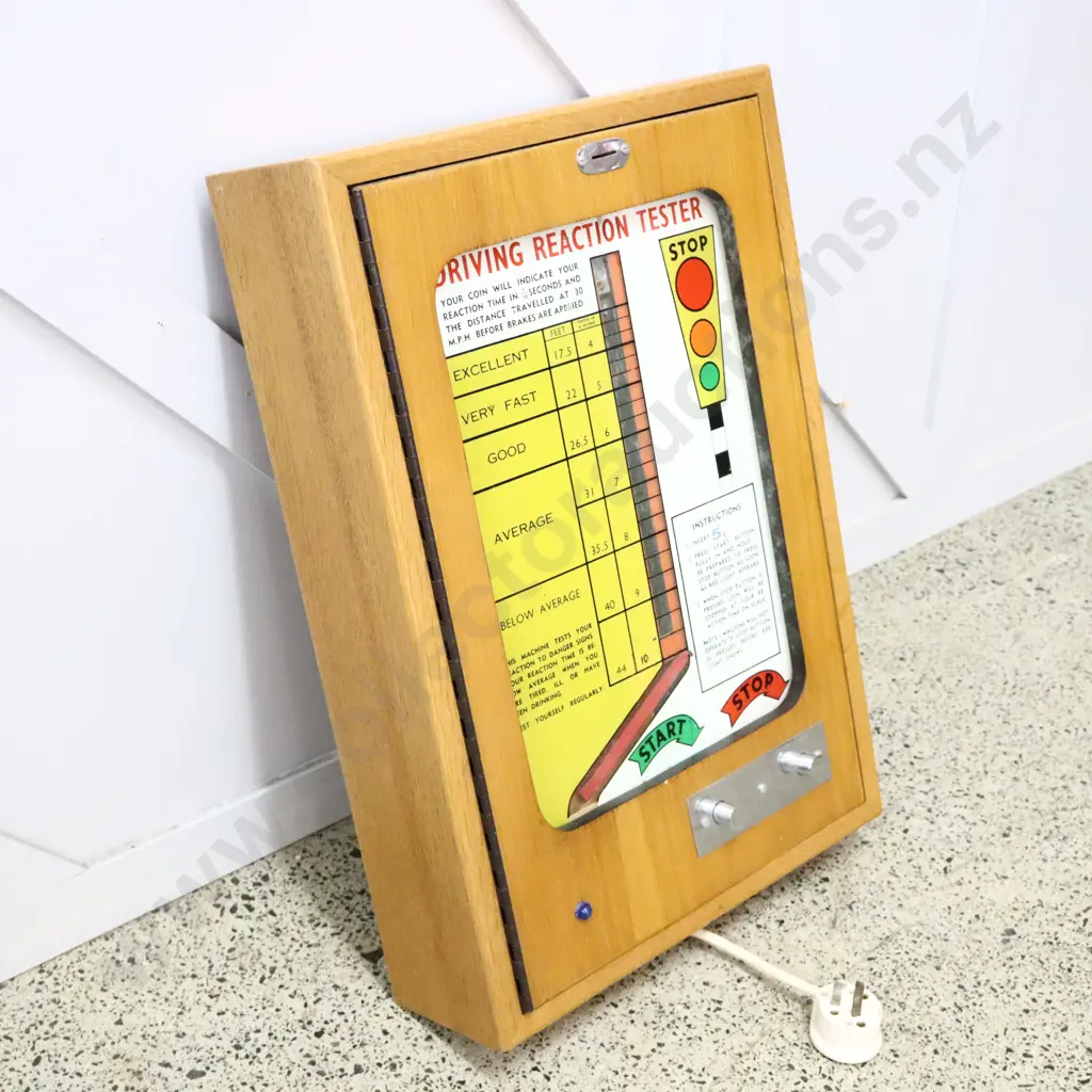 Vintage Driving Reaction Tester Coin Opp Wall Mounted Arcade Machine Image 1++