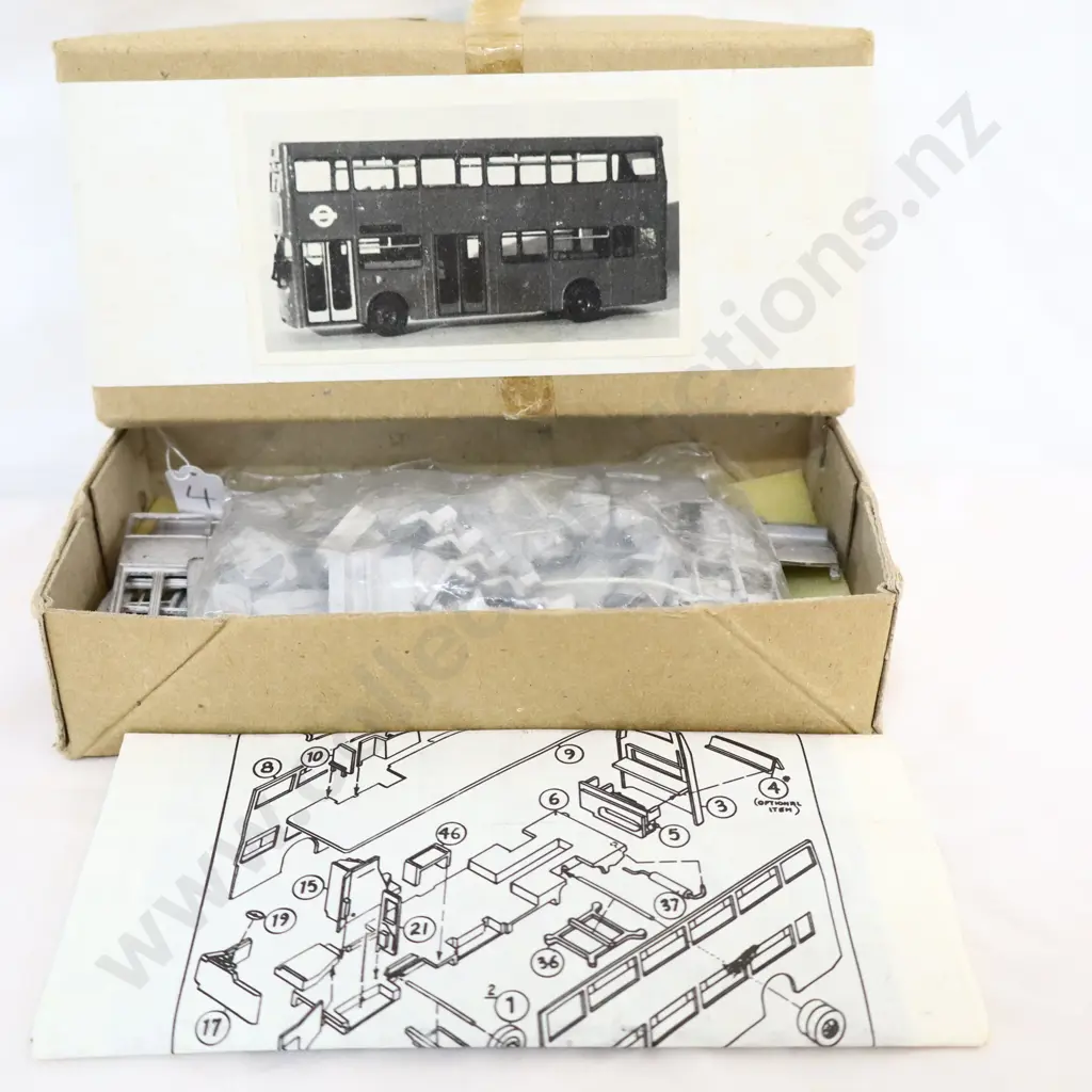 1/43 Unmade Kit MCW Metro Bus Image 1++