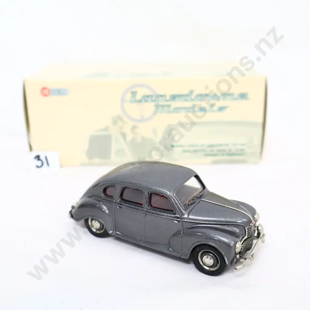 1/43 Landsdown Models 1953 Jowett Javalin Image 1++