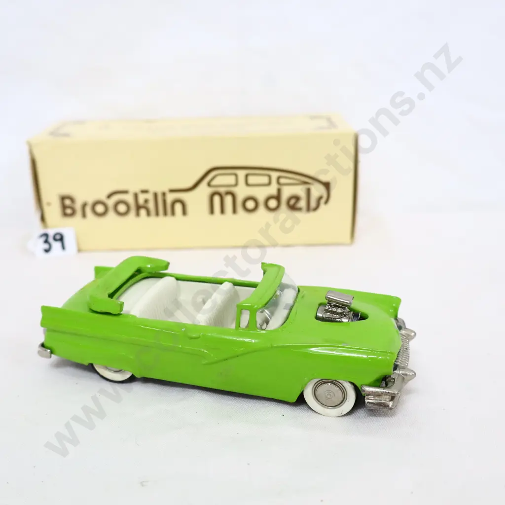 1/43 Brooklin Models 1956 Ford Fairlane Image 1++