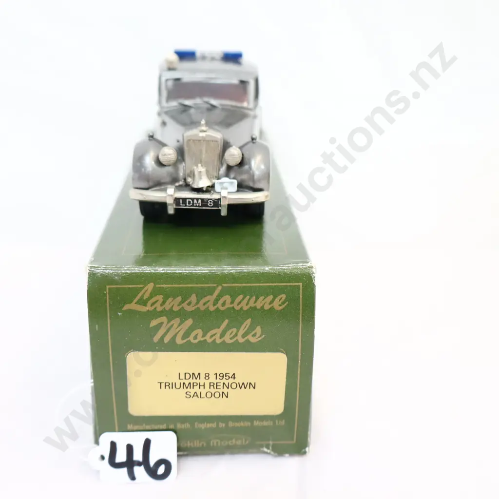 1/43 Landsdown Models 1954 Triumph Renown Image 1++
