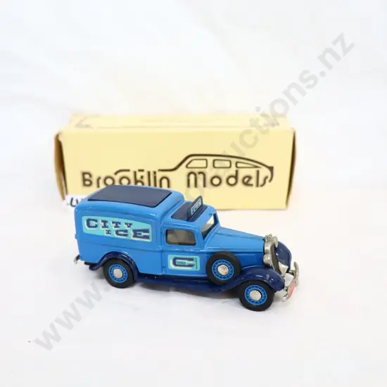 1/43 Brooklin Models 1935 Dodge Van