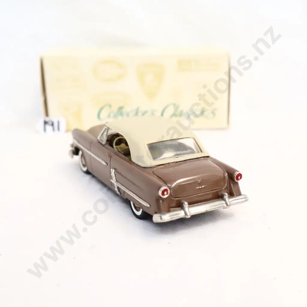 1/43 Collector's Classics 1953 Ford Sunliner Image 1++