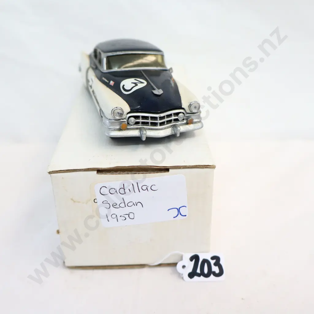1/43 1950 Cadillac Sedan Image 1++