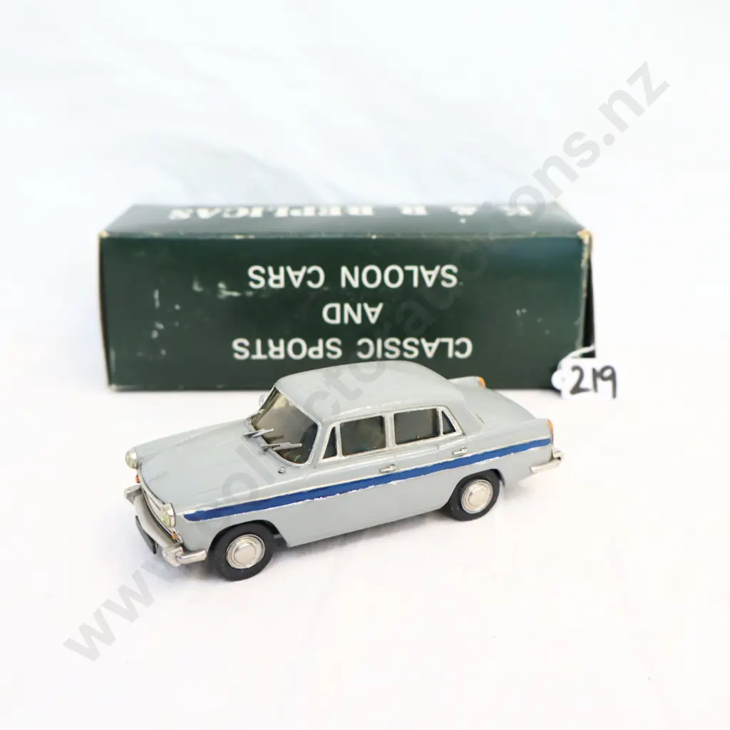 1/43 K & R Replicas Austin A60 Cambridge Image 1++