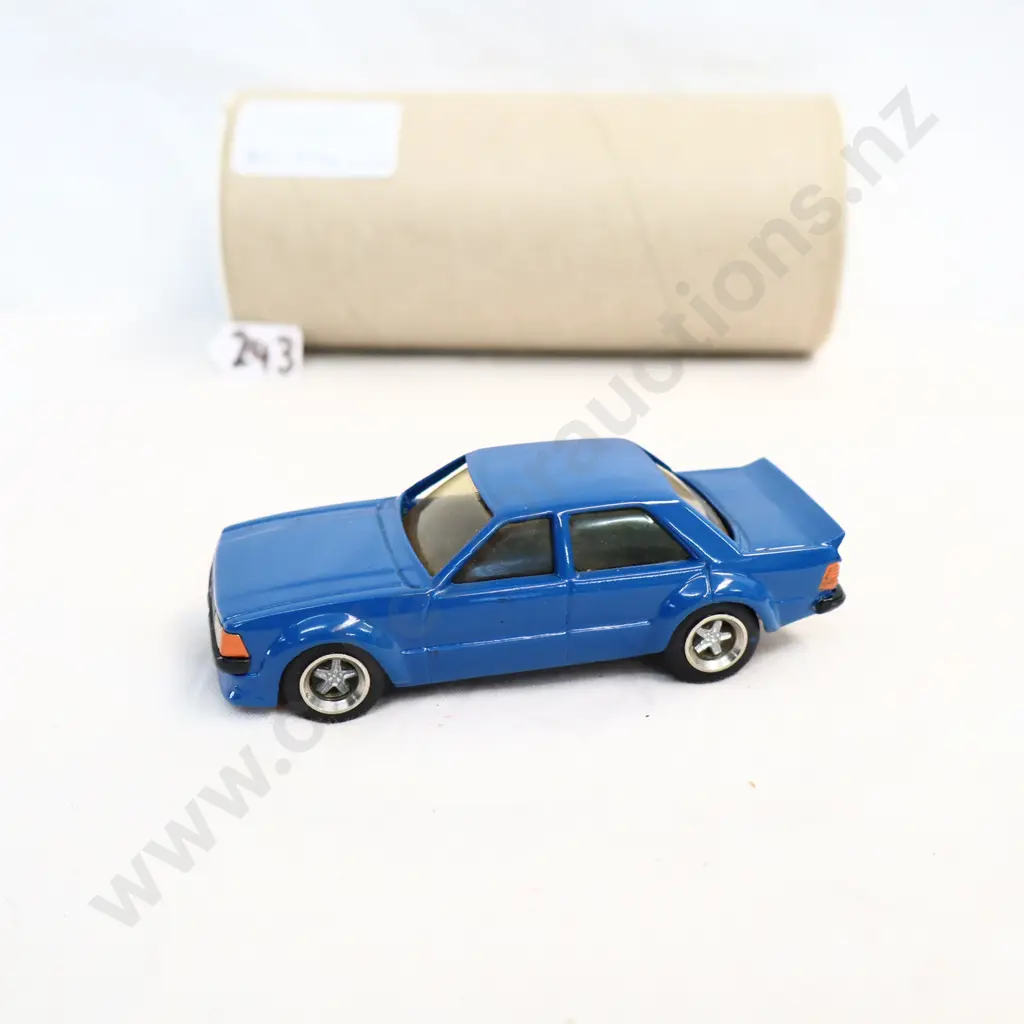 1/43 Dinkum Classics XD Falcon Image 1++
