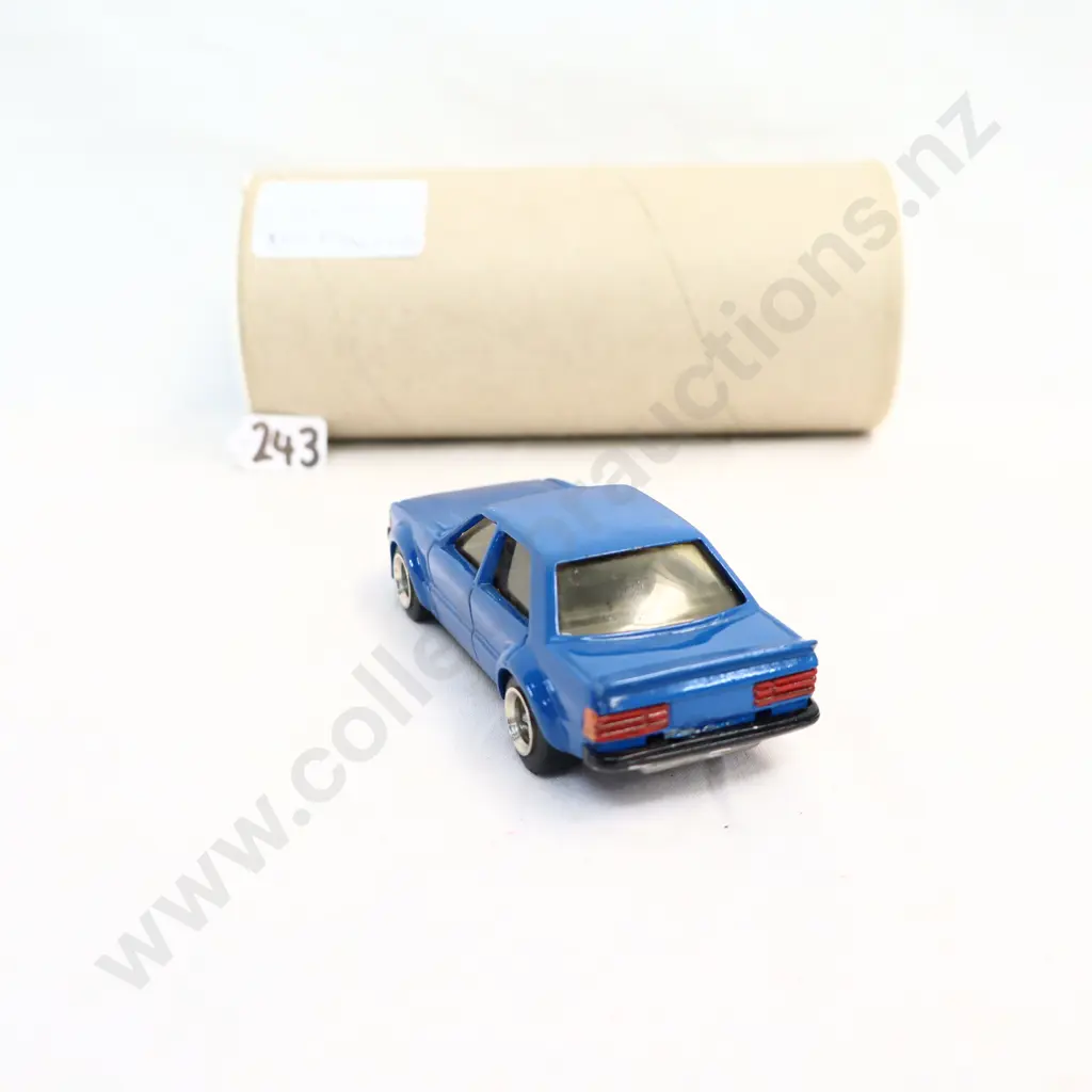 1/43 Dinkum Classics XD Falcon Image 1++