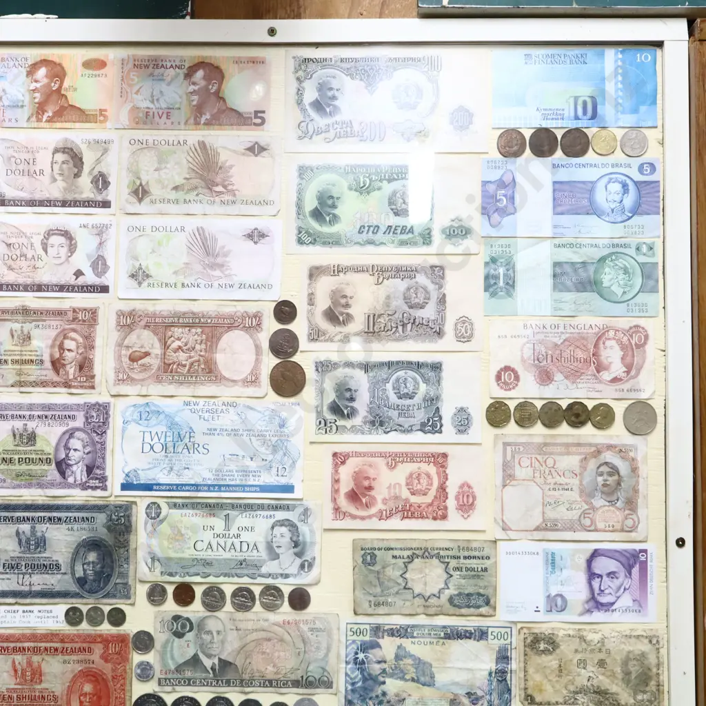 Cased World Bank Notes And Coins Image 1++