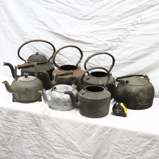 Cast Iron Early Kettles x 4 And Aluminium Kettles x 3