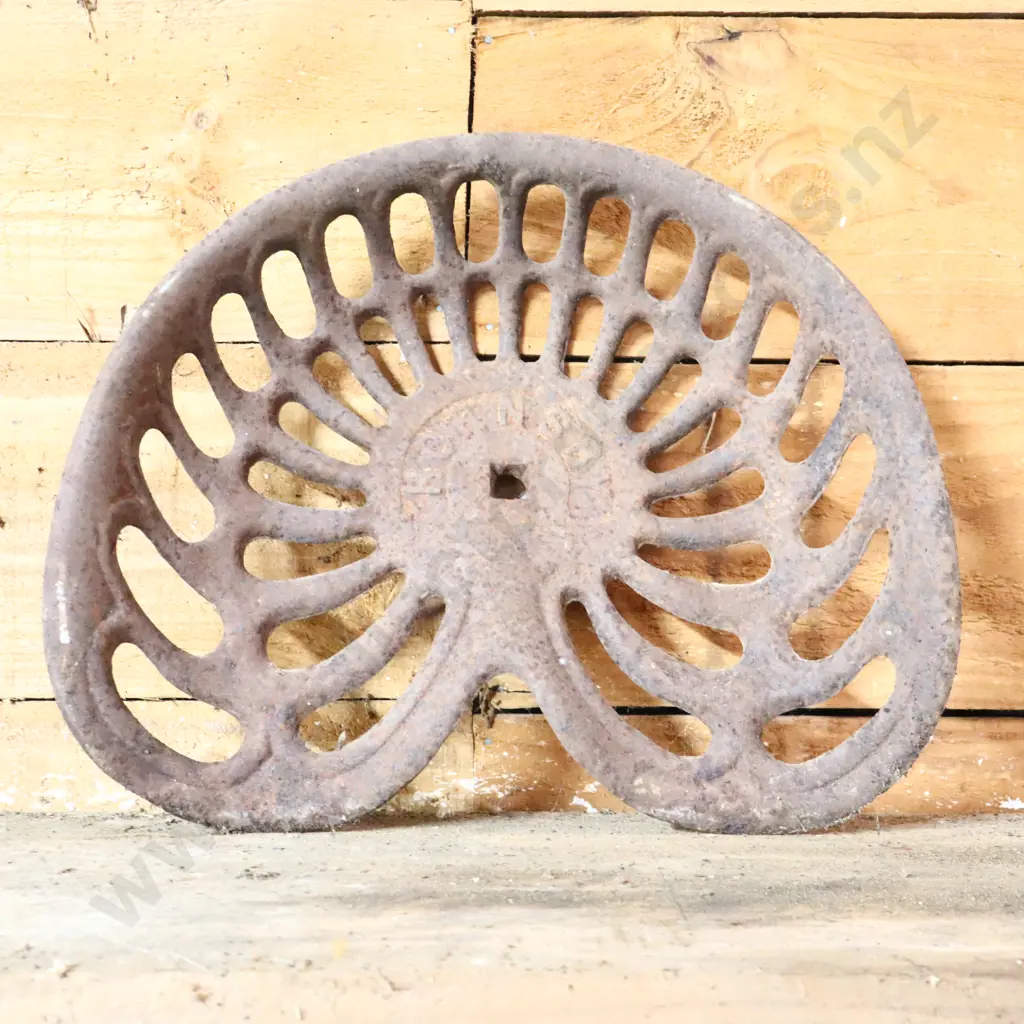 Cast Iron Hornsby Tractor Seat Image 1++