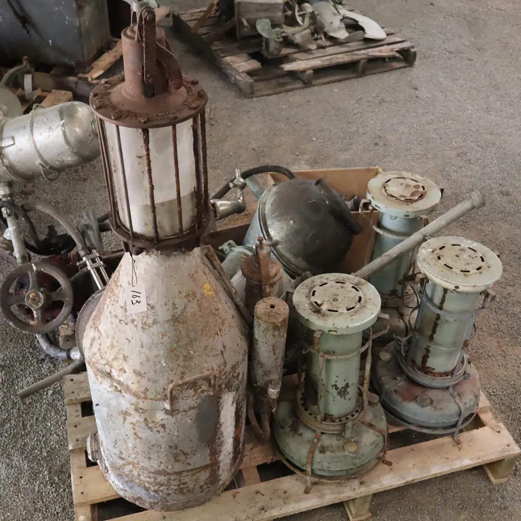 Pallet, Milking Bits, Acetelyne Tank Ect. Image 1++