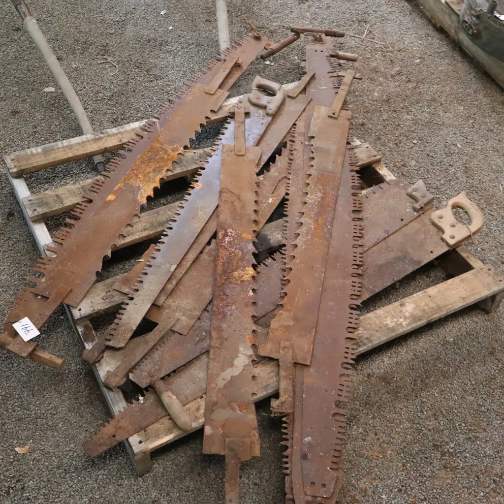 Pallet Vintage Saws x 12 Approx Image 1++