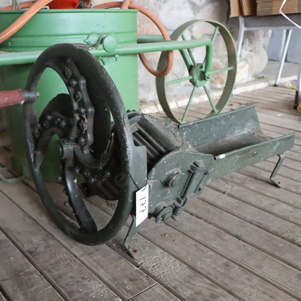 Antique Prices Hand Pump And Andrew And Beaven Christchurch Chuffer/Hay Maker Image 1++