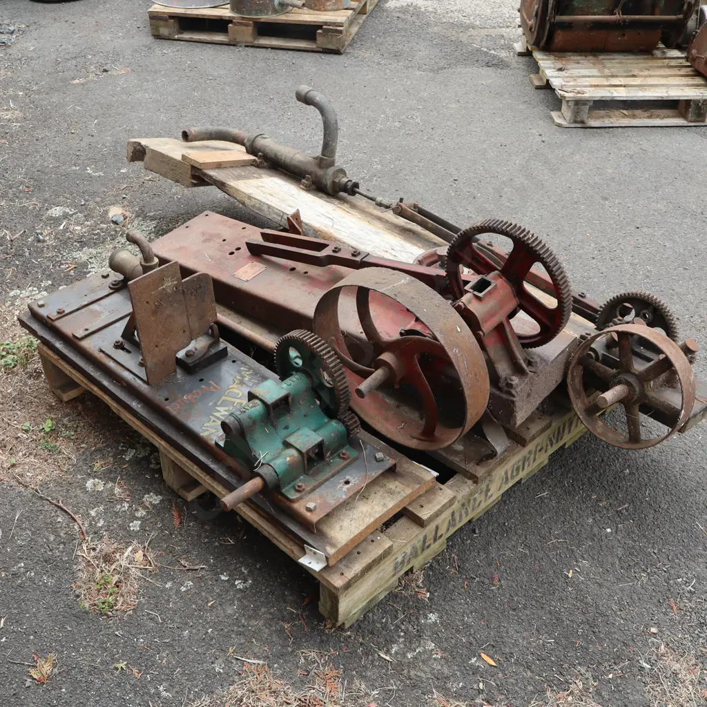 Pallet Pumps x 3. Mac Ewans, Booth MacDonald And Andersons's Image 1++
