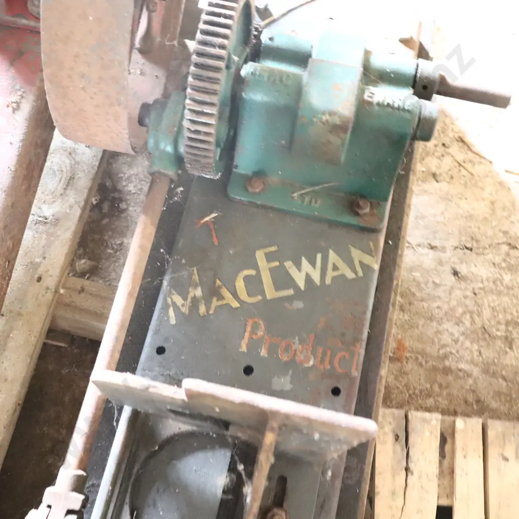 Pallet Pumps x 3. Mac Ewans, Booth MacDonald And Andersons's Image 1++