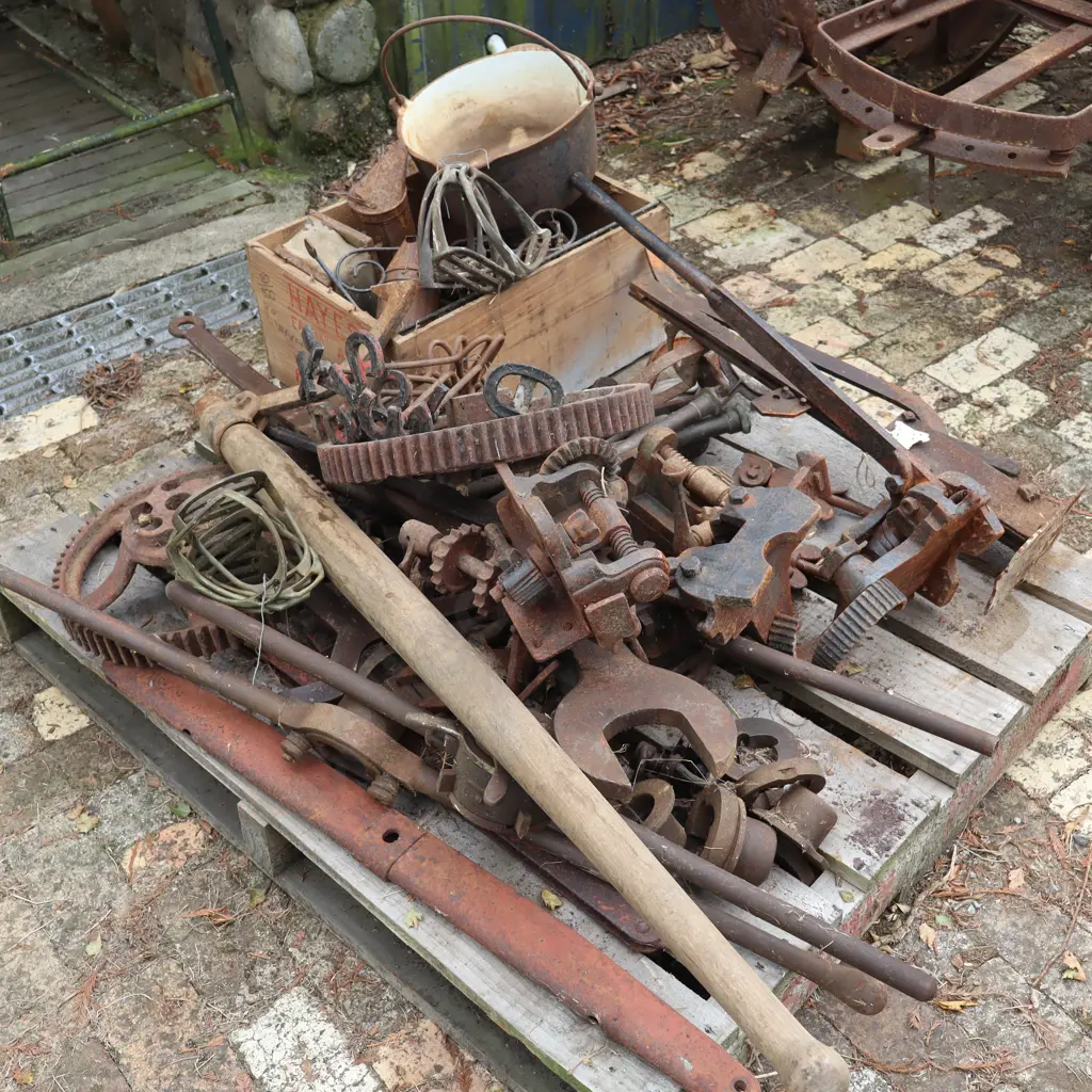 Pallet Scrap. LARGE Spanners Ect. Image 1++