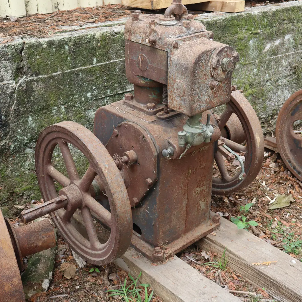 Twigg Twin Flywheel Stationary Engine. 52cm Flywheels Image 1++