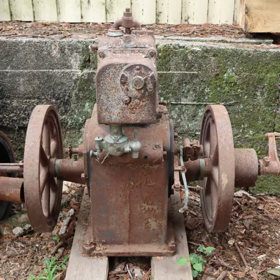 Twigg Twin Flywheel Stationary Engine. 52cm Flywheels
