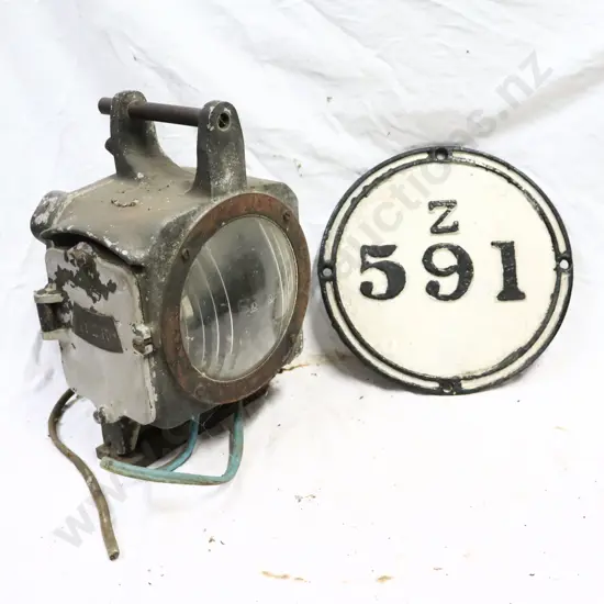 NZR Hand Held Signal Lamp And NZR Z Class Plate