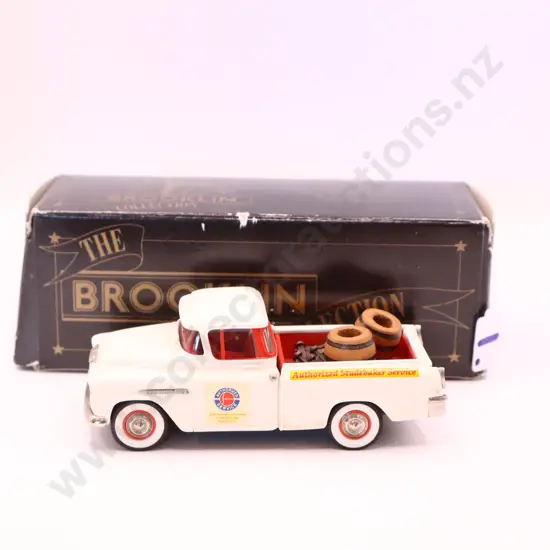 1/43 Brooklin Models   1955   Chevrolet Cameo