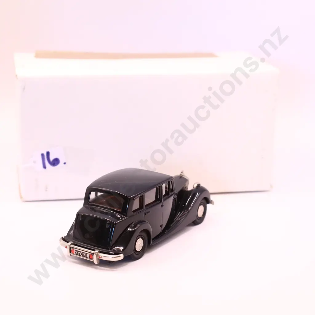 1/43 Lansdowne Models 1954 Triumph Renown  Image 1++