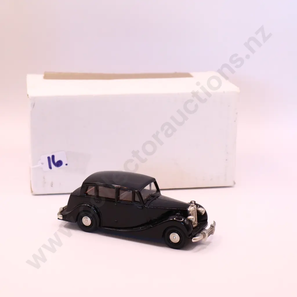1/43 Lansdowne Models 1954 Triumph Renown  Image 1++