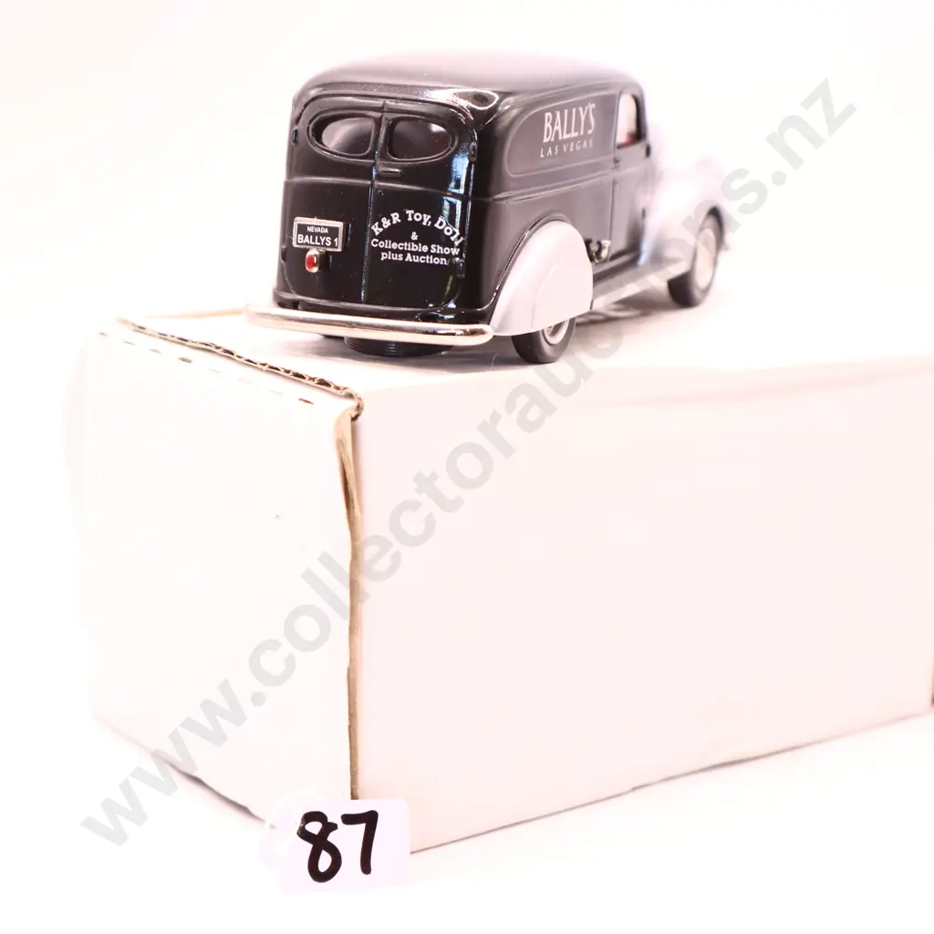 1/43 Durham Classics  1941 Chevrolet Panel  Bally's 1 of 300 Image 1++