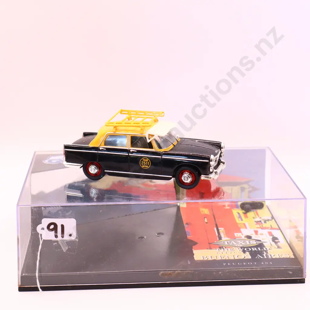 1/43  Vitesse  CITY TAXI  Buenos Aires  Peugeot 404  Image 1++