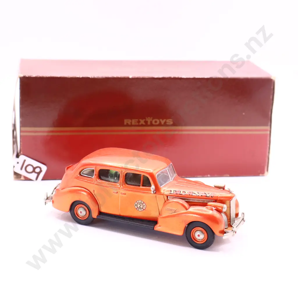 1/43  Rextoys   1940 Packard Super 8   " F.D.N.Y" Image 1++