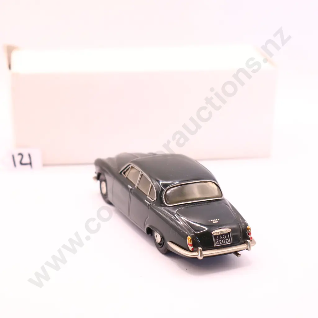 1/43  Conquest Models  1967  Jaguar 420 Image 1++