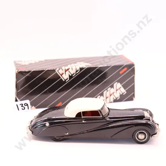 1/43 Western Models  1957 Damler straight 8