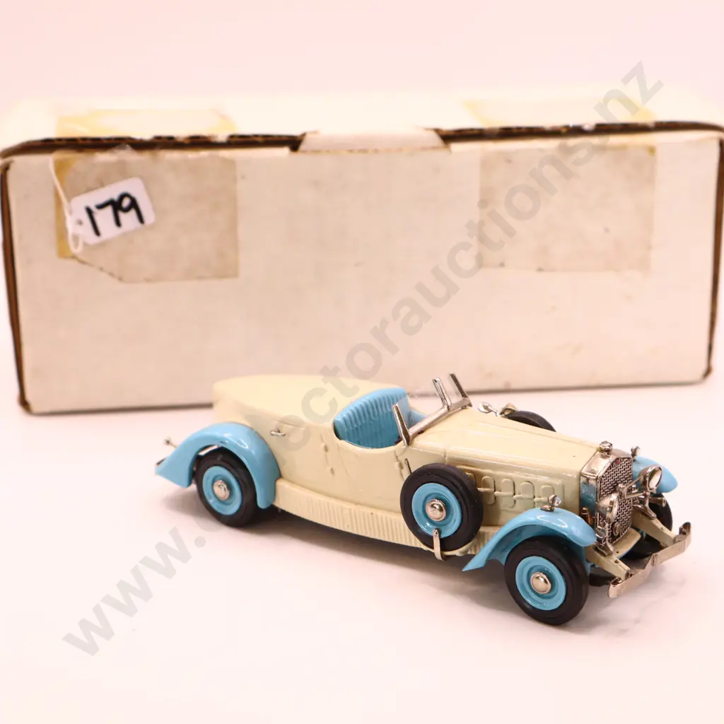 M A E  1931  Cadillac V16  Boat Pininfarina  Image 1++